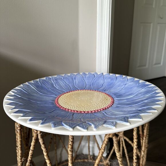 Vintage 16" Pfaltzgraff Blue and Yellow Dahlia Pattern Sculpted Majolica Platter - Picture 3 of 7